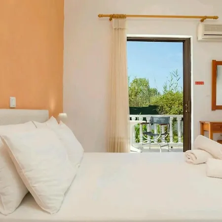 Eleni & Lejlighed Alykes (Zakynthos)