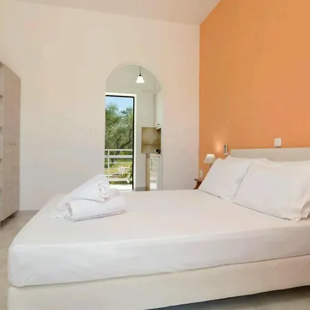 Apartament Eleni & *