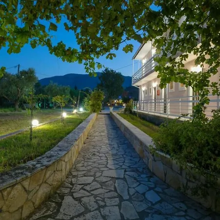 Διαμέρισμα Eleni & Αλυκών